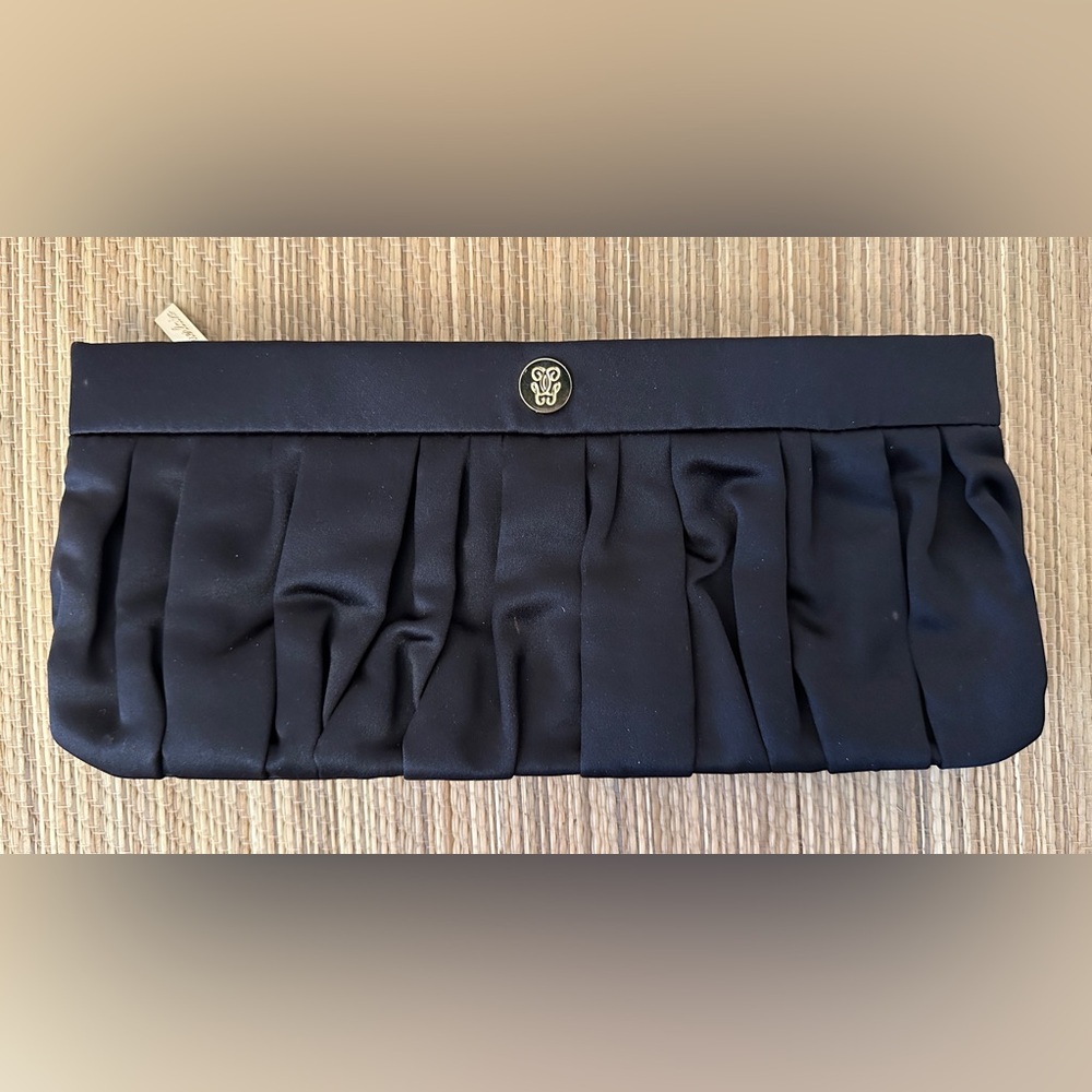 GUERLAIN Black Clutch